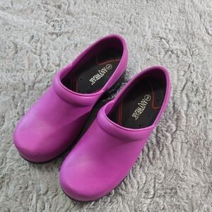 Unbranded Women's Magenta Slip-On Mules